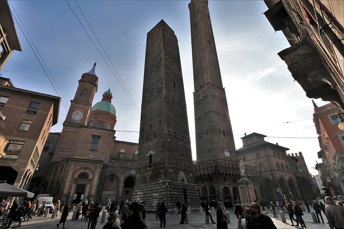 Bologna Self-Guided Walking Tour: Free Route, Timing & Costs