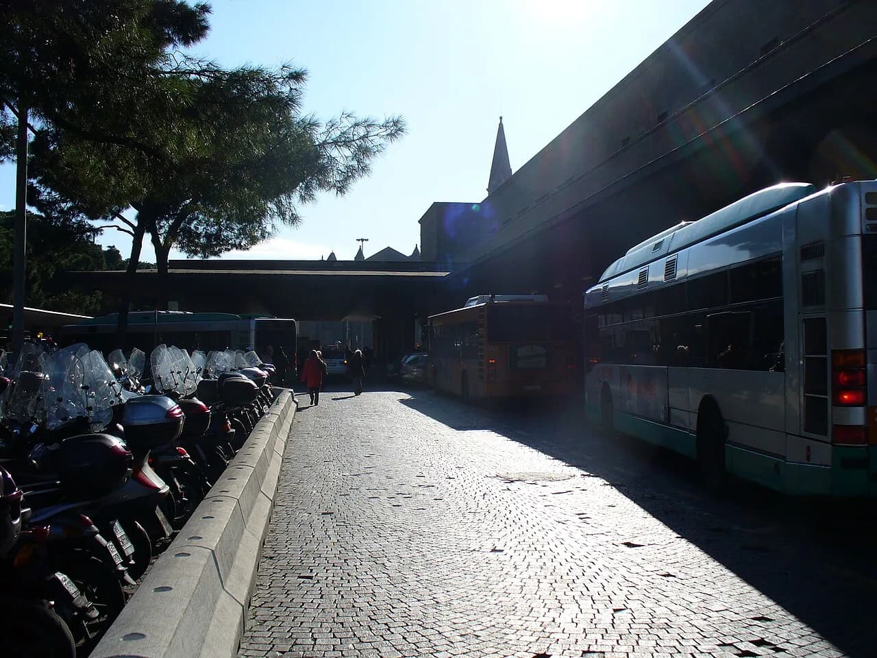 Florence Luggage Storage: Where to Store Bags as a Car-Free Traveler