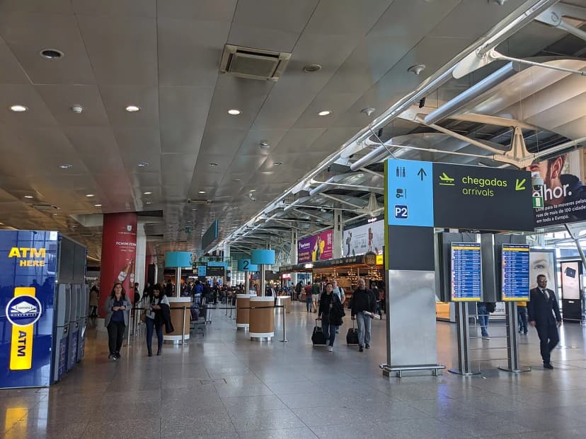Lisbon Airport to City Centre: Metro, Taxi, Uber and Transfer Guide