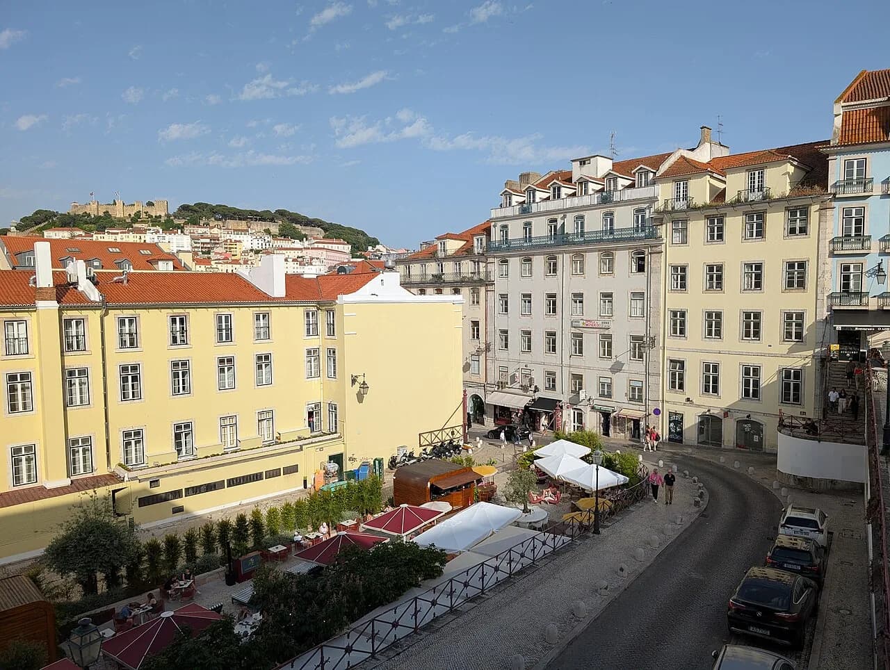 Lisbon Self-Guided Walking Tour: Baixa to the Castle on Foot (2026)