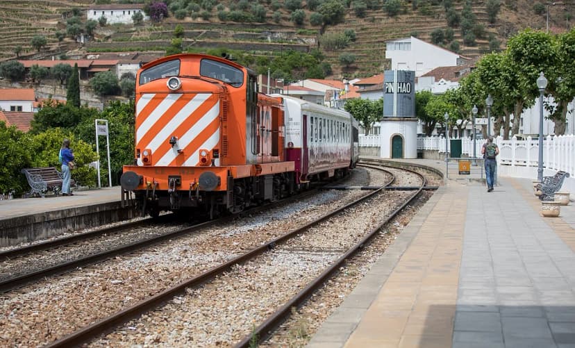 Porto to Pinhão Train: 2026 Fares and a Car-Free Day Trip