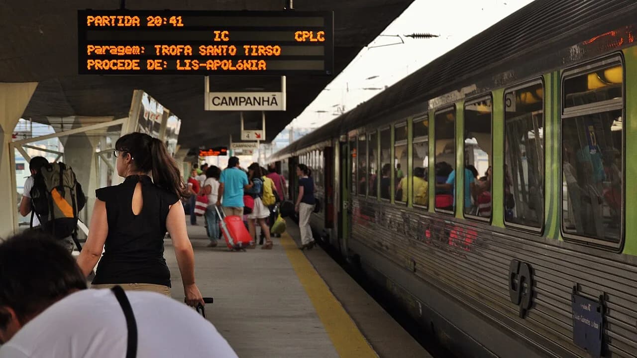Porto Train Station: Campanhã vs. São Bento Explained