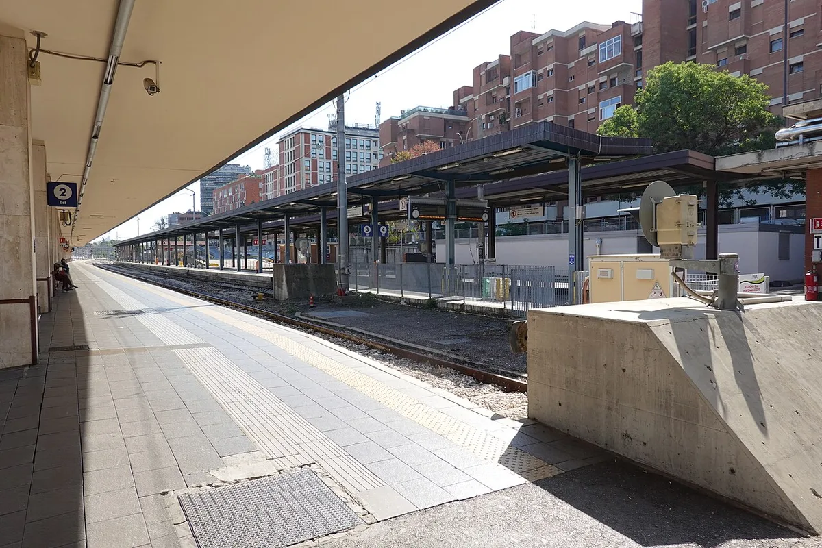 Surface platforms at Bologna Centrale