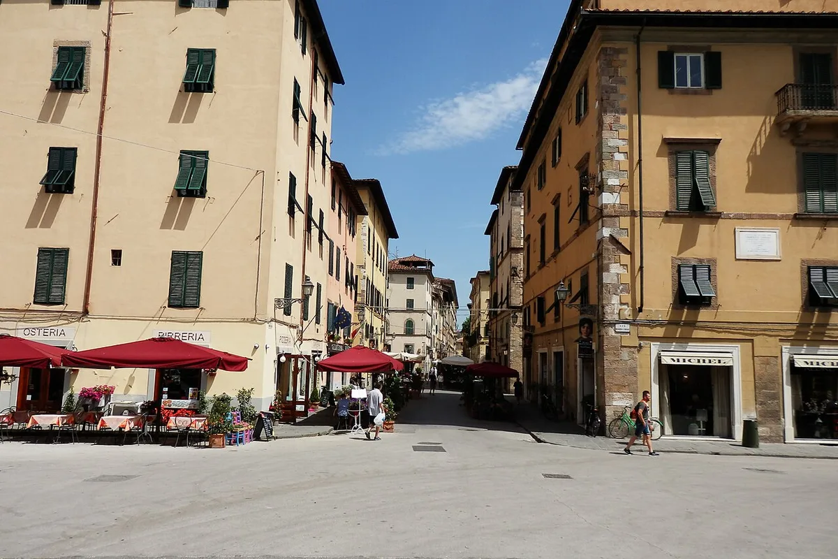 19-06-14 Via Vittorio Veneto Lucca
