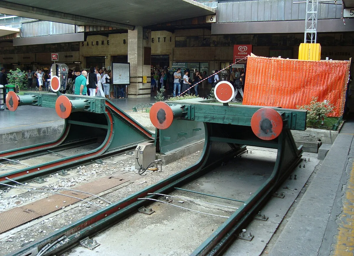 Florence ... at the station buffers. (3917370772)