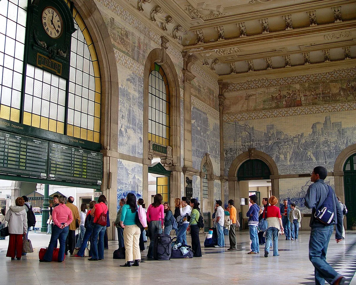 São Bento station tiled entrance hall in Porto