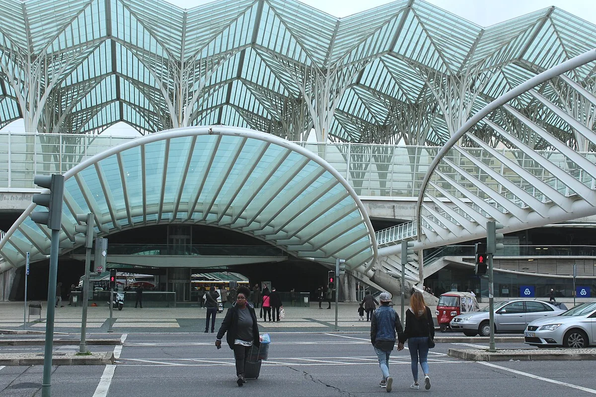 Lisbon and its transport surroundings — 1
